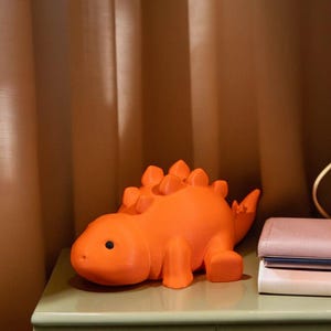 Baby Stegosaurus Statue – Cute Dino Desk Buddy – Decorative Dinosaur Toy – Unique Gift for Dino Fans