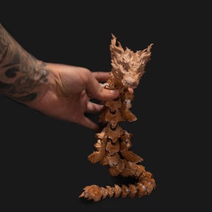 3D Printed Articulated Desert Dragon: Flexible PLA Figurine (18.5&quot;)