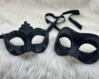 Handmade Venetian Couple Mask Set: Elegant Black Masquerade Masks