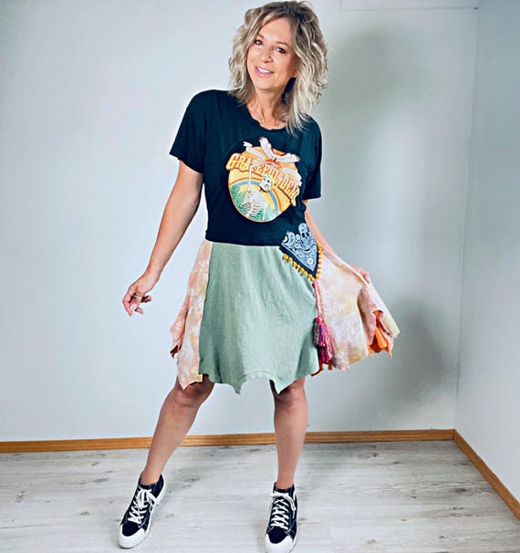 Upcycled Band T-shirt Dress Skull Tassel Hippie Chic Cotton Dress Slow Fashion Hippie Clothes M-1X 'BELLA' - Etsy Upcycled Band T-shirt Dress Skull Tassel Hippie Chic Cotton Dress Slow Fashion Hippie Clothes M-1X 'BELLA' - Etsy
