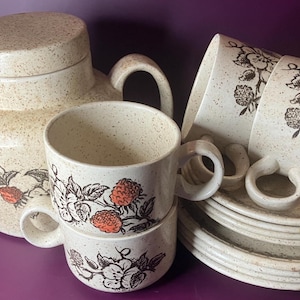 Vintage Barratts Speckled Wild Strawberry Teapot Set, Staffordshire 4 x Retro Trio.