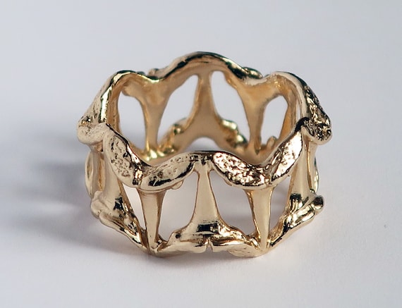 Solid Gold Small Shark Tooth Pattern Ring