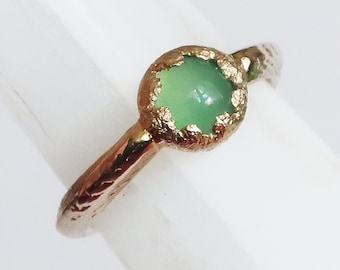 10K Yellow Gold and Chrysoprase Cuttlefish Cast Ring, US Size 5.25