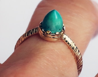 10K Yellow Gold and Tibetan Turquoise Power Point Ring, US Size 6.75