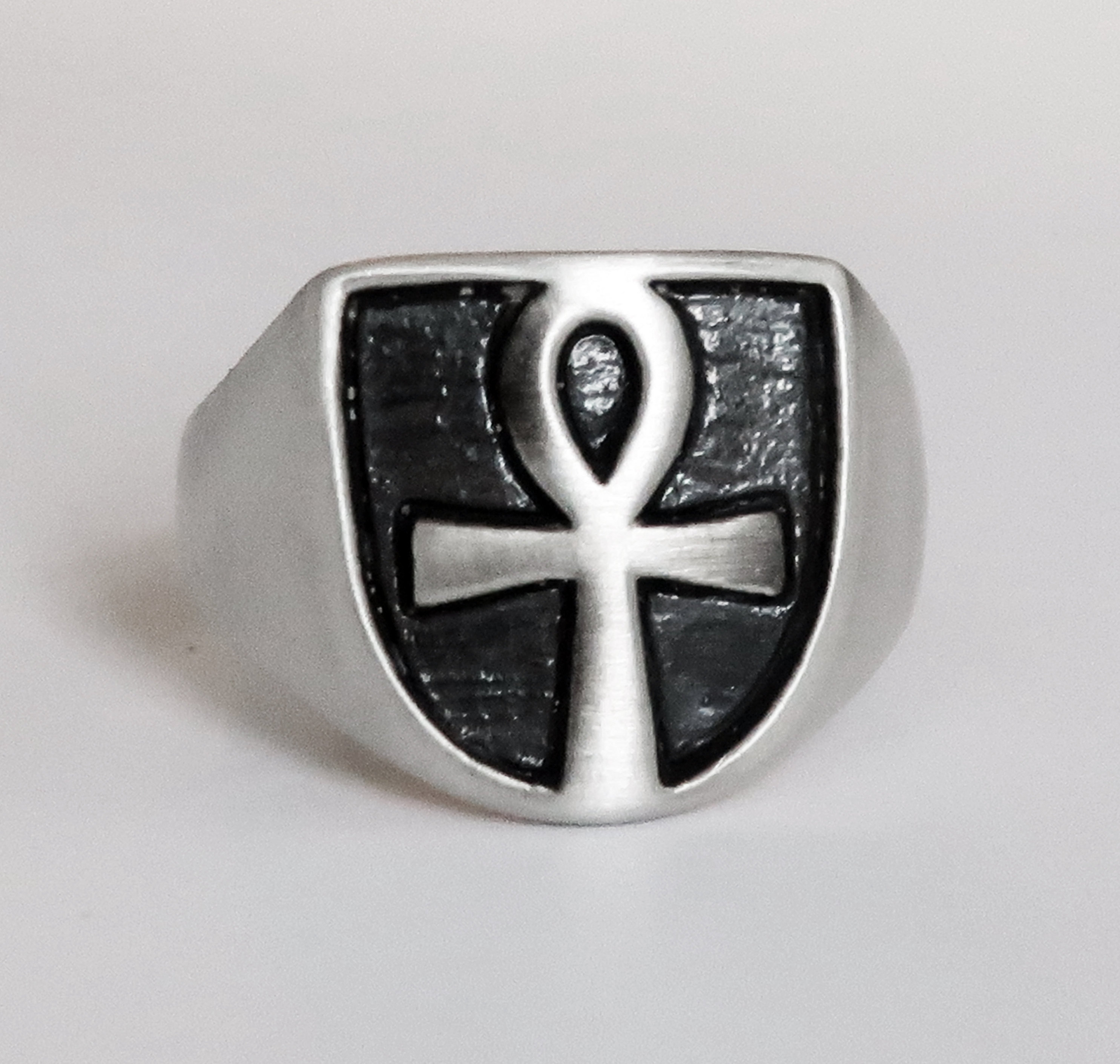 Ankh cross ring size - Gem