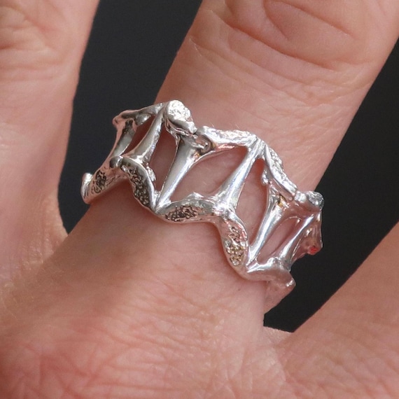 Sterling Silver Tiny Shark Tooth Pattern Ring