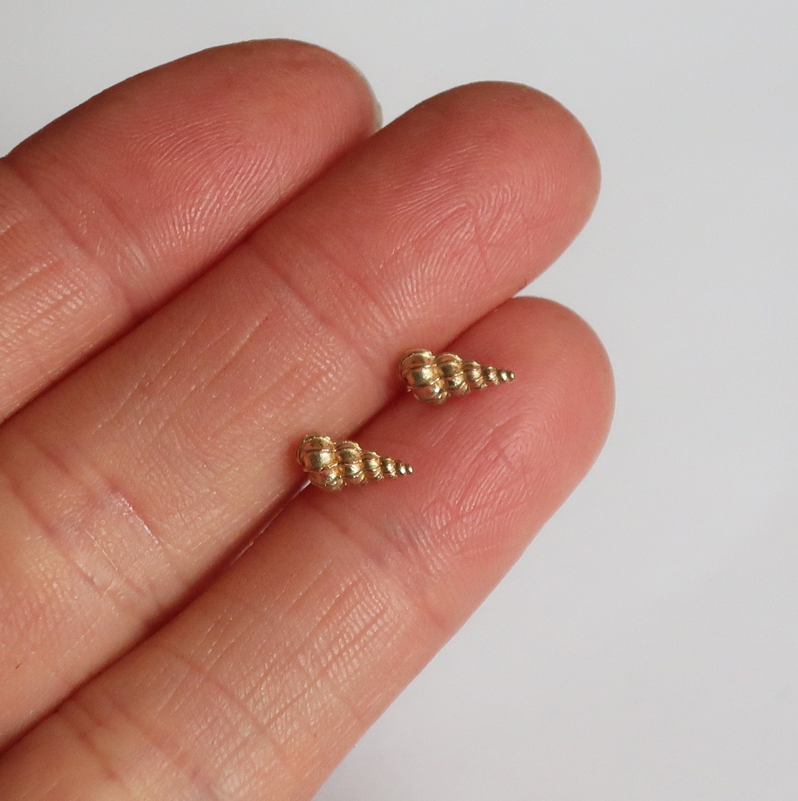 Tiny Gold Hilton Head Island Wentletrap Staircase Shell Stud - Etsy