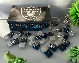 Dominó artesanal con temática deportiva: juego personalizado de 28 piezas.