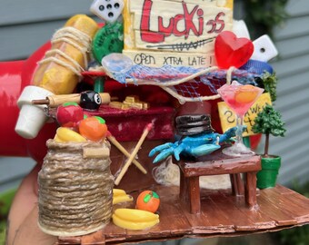 Luckies SeaSide Bar Cute Original Sculpture
