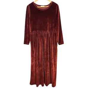 green emerald velvet dress Velvet Tiered Empire Waist Midi Dress Black / L