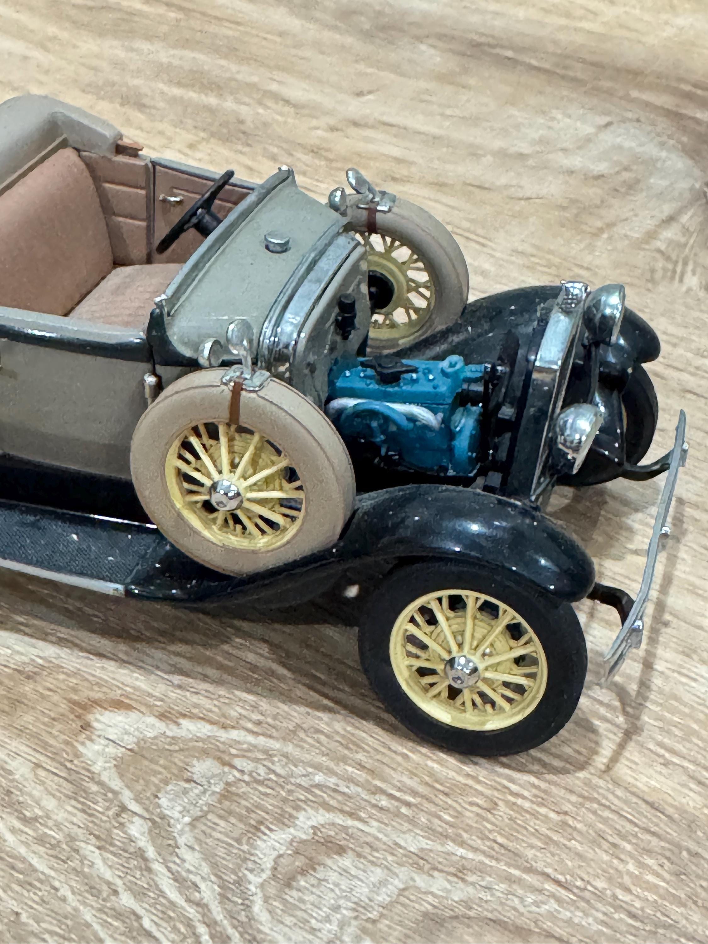 Danbury Mint 1931 Ford Model A Roadster Die-cast 1:24 Parts/repair