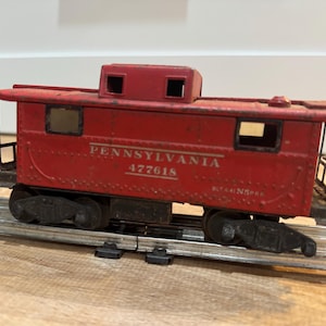 Lionel Lines Pennsylvania Red Caboose 2472 - Blechwaggon aus den 1950er Jahren