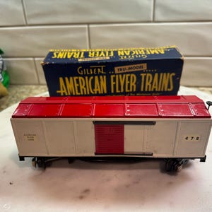 Vintage and Prewar Gilbert American Flyer Trains O Gauge 478 White Box Car- Very Good Condition Missing a Coupler