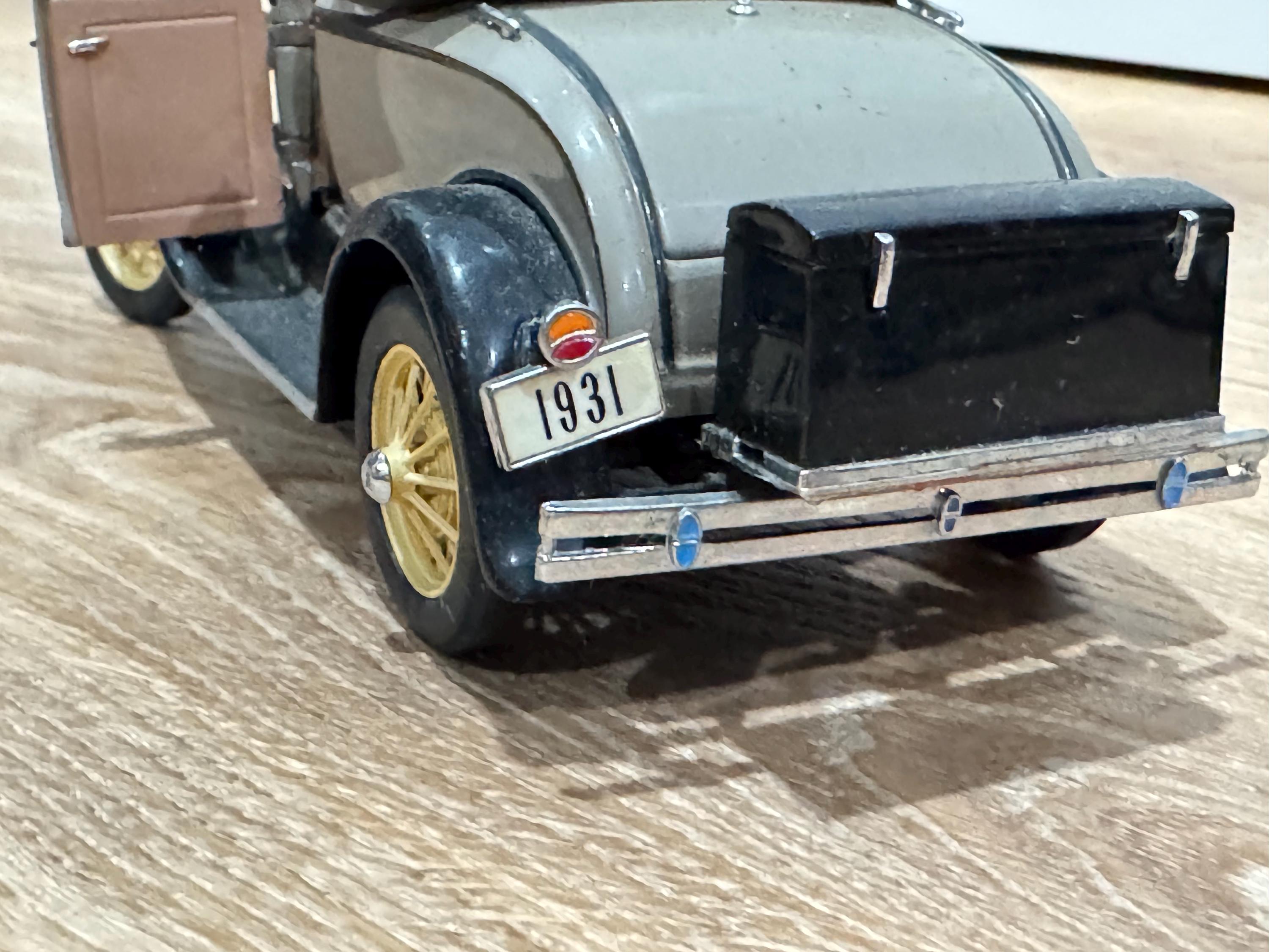 Danbury Mint 1931 Ford Model A Roadster Die-cast 1:24 for Parts