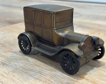 Vintage Banthrico 1926 Ford Model T Metal Coin Bank Antique Car Collectible
