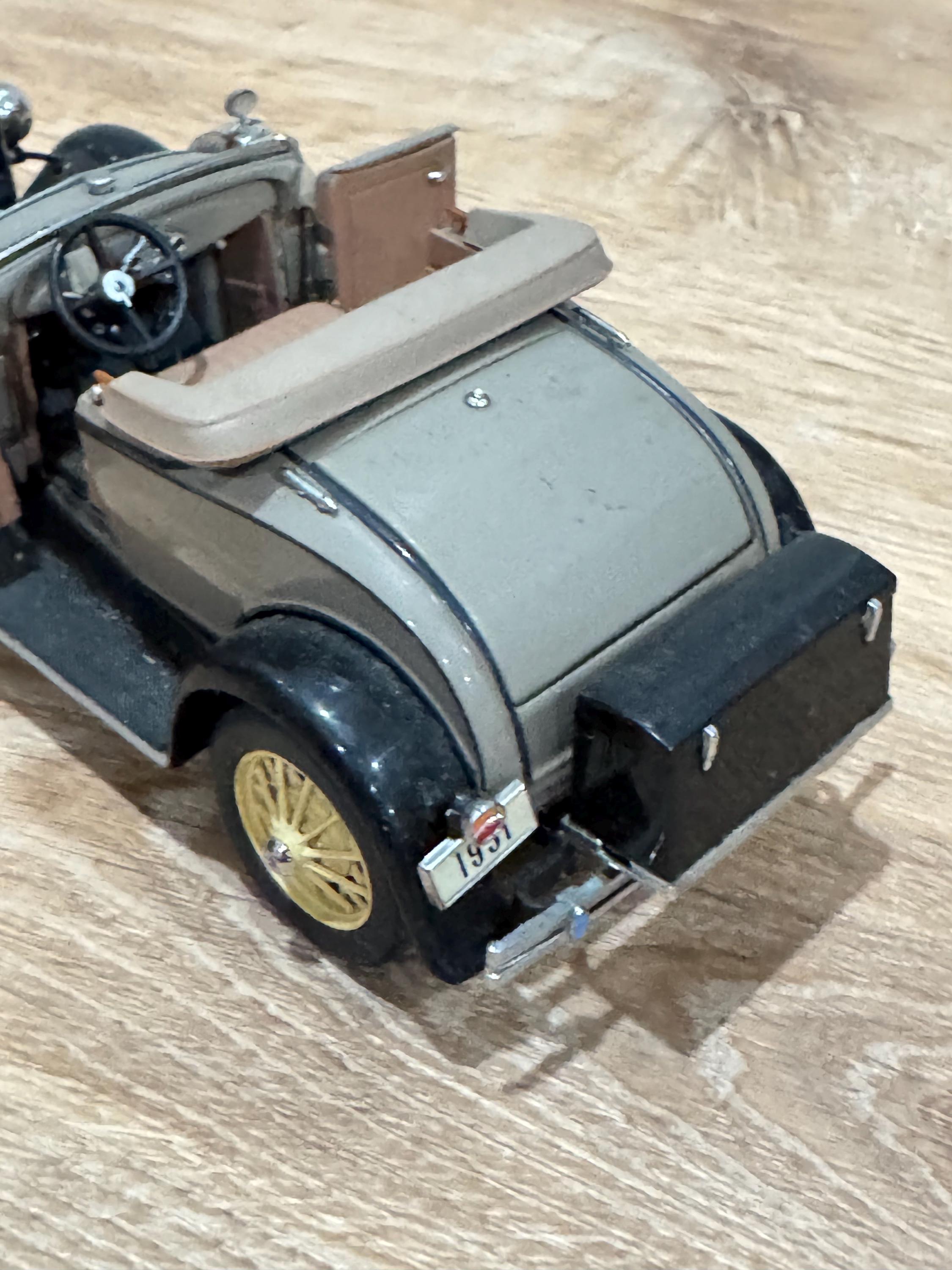 Danbury Mint 1931 Ford Model A Roadster Die-cast 1:24 Parts/repair