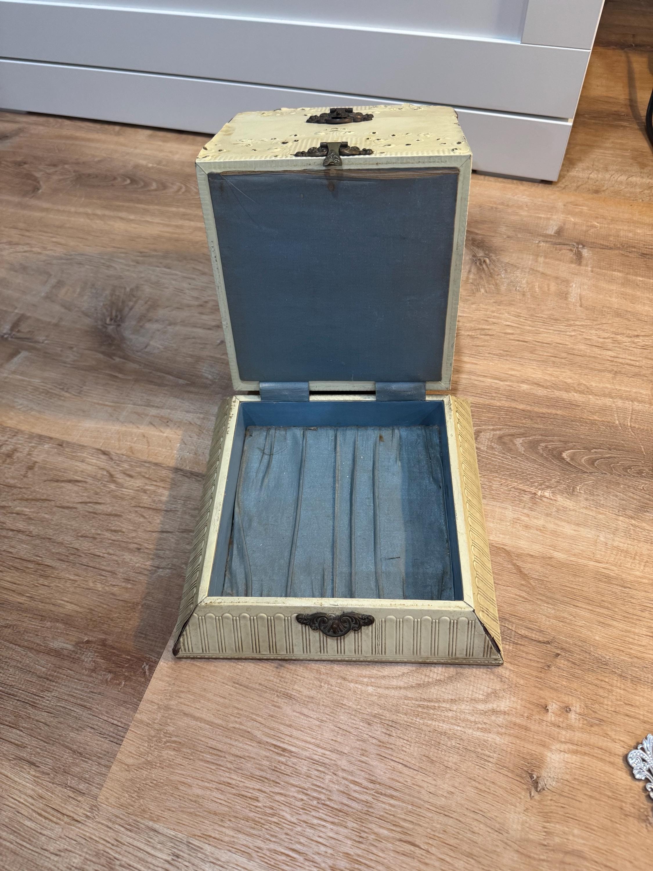 Antique Victorian Collar Box With 2 Sections- Victorian