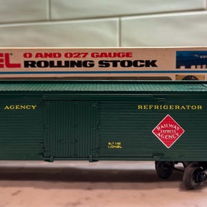 Vintage Lionel O Guage Railway Express Agency Refrigerator Car REX 6-5709- Near Mint Condition with Original Box