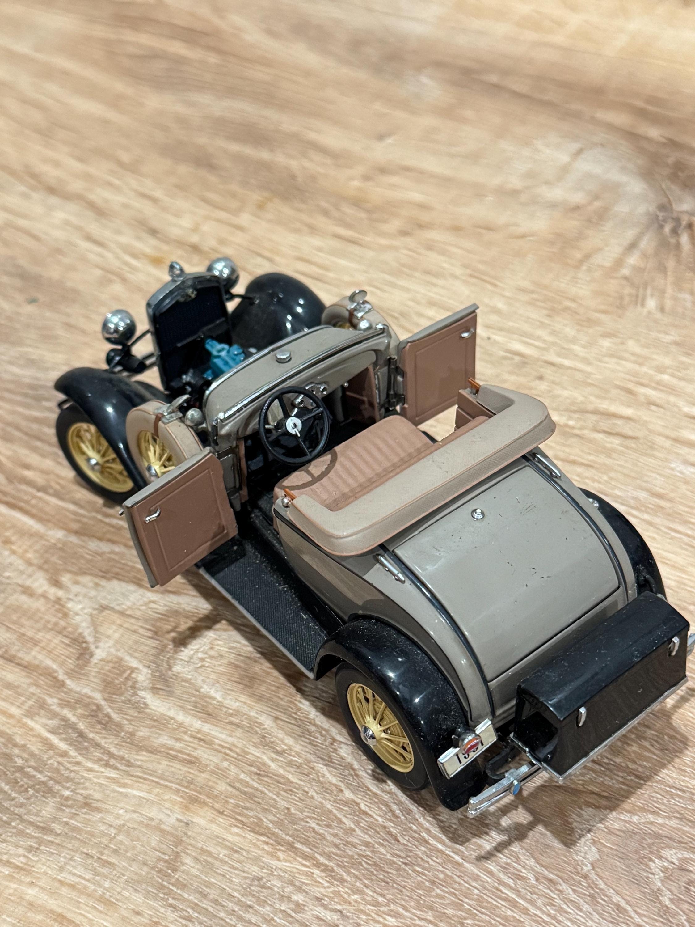 Danbury Mint 1931 Ford Model A Roadster Die-cast 1:24 Parts/repair