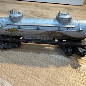 Vagón cisterna Sunoco de dos cúpulas, escala O, Lionel 6465, para piezas, reparación o restauración