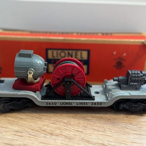Lionel #3650 Searchlight Extension Car | Postwar Classic with Original Box- Nice Condition