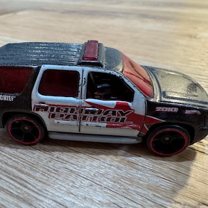 Vintage Hot Wheels Redline '07 Chevy Tahoe Highway Patrol Car- Excellent Condition