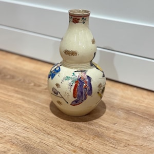 Jarrón antiguo japonés de calabaza doble Satsuma / Motivo de samurái y peces de la era Meiji