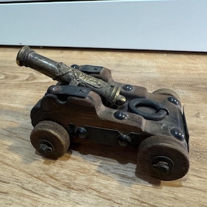 Vintage Spanish Military Cannon- Canon De Sitio Siglo XVI- Metal and Wood Replica 18th Century Spanish Cannon- Very Good Condition