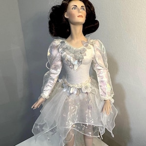 Vintage Peggy Fleming Franklin Heirloom Doll with original box- Excellent Condition