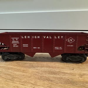 Vintage Lionel O Scale Maroon 6456 Lehigh Valley Hopper- Very Good Condition