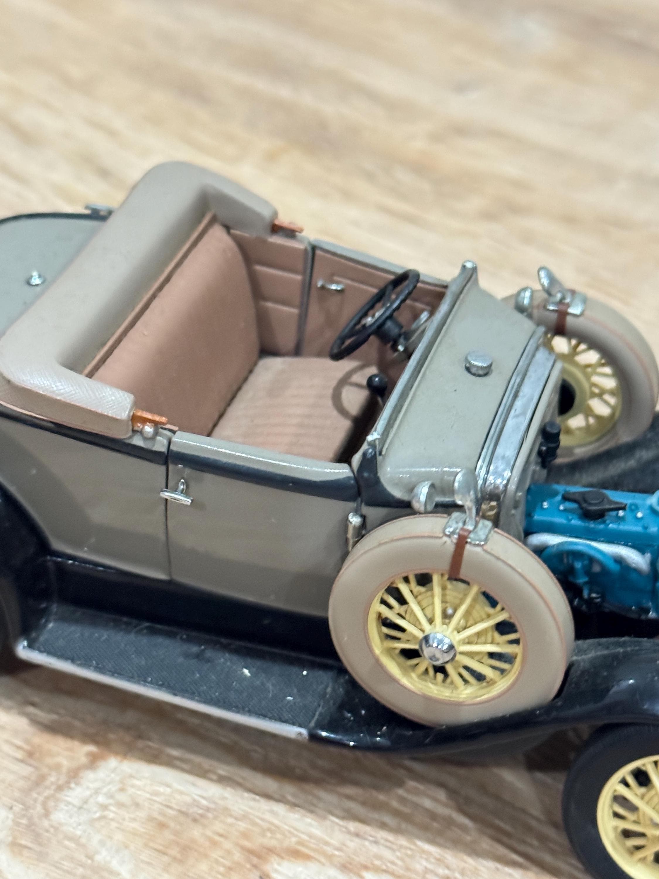 Danbury Mint 1931 Ford Model A Roadster Die-cast 1:24 for Parts