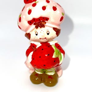 Vintage American Greetings Strawberry Shortcake Ceramic Figurine