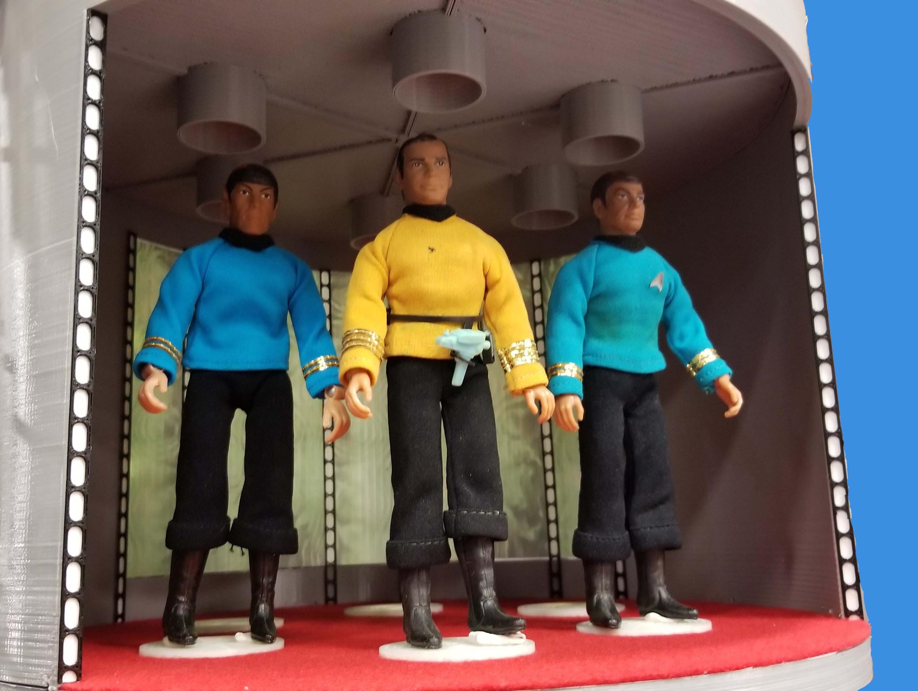 TOS Transporter with Sound Activated Lights. Great to Display with your 8 Inch Mego Figures. Trek TOS (1:9 Scale)