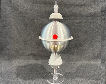 Podświetlany robot M4 „Requiem dla Matuzalema” w skali nieco ponad 1:6. Inspirowany Trekiem TOS.