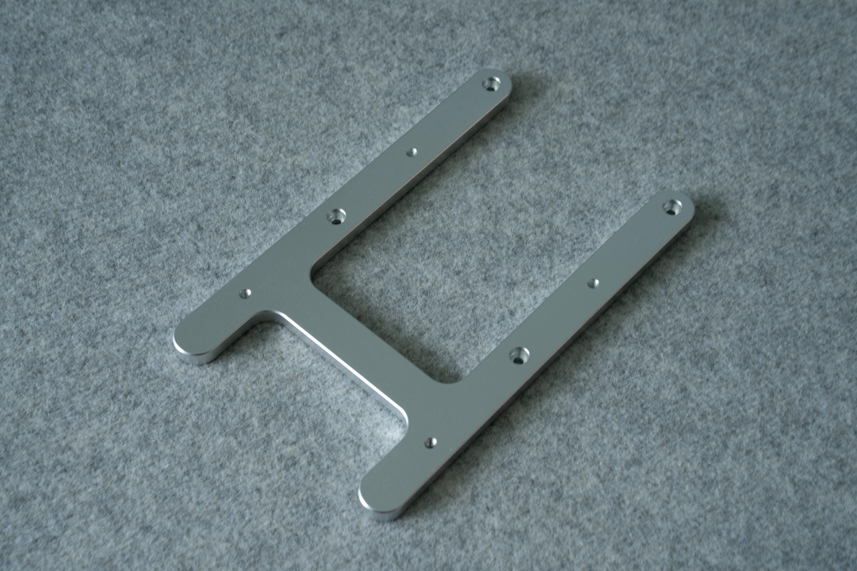 Apple Studio Display VESA Mount Adapter: Show the Apple Logo