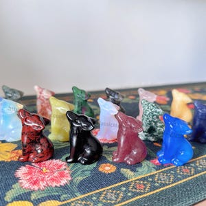 4cm Hand Carved Gemstone Wolf Statue, Crystal Wolf Figurine, Animals Sculpture, Home Decor, Healing Crystal, Meditation Crystals