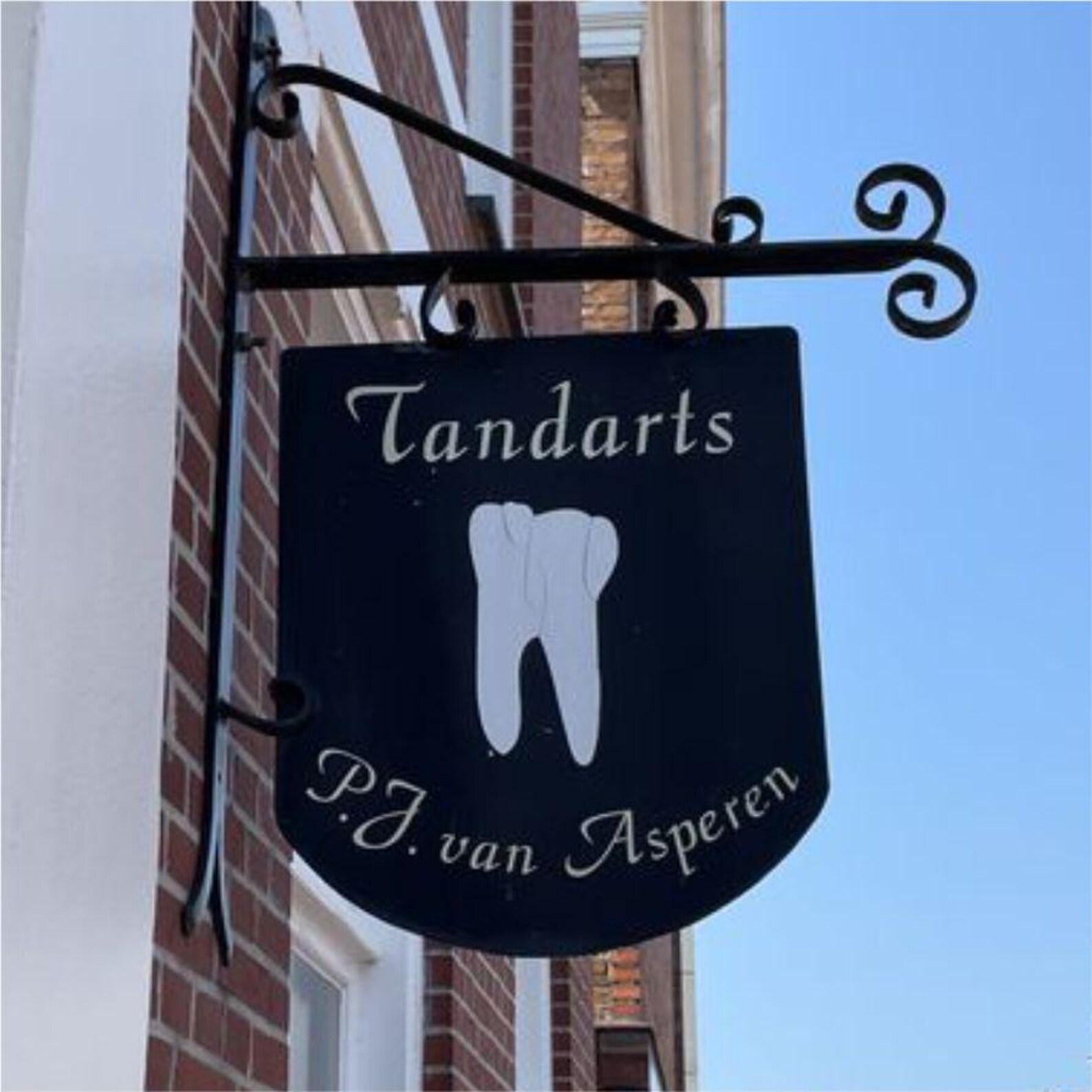 Round Blade Sign, Custom Round Shop Sign, Double Sided Storefront Sign ...