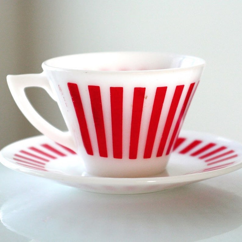 Tasse à thé et soucoupe Hazel Atlas Red Candy Stripe image 1