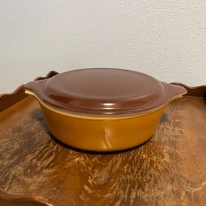 Vintage Pyrex Lidded Ovenware, 1 Pint, Old Orchard