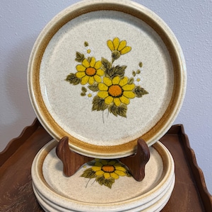 Set of 5 Vintage Mikasa Stone Manor Bread/Salad/Appetizer/Dessert Plates in &quot;Melissa&quot; Pattern