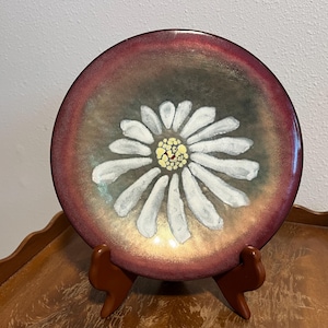 Vintage Artist Signed Enamel on Copper Plate Hand Painted Daisy Design 7.5&quot;