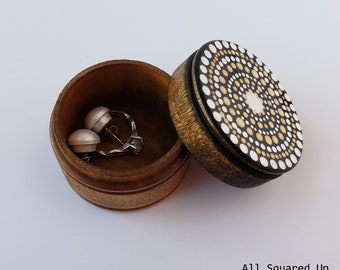 Kleine Schmuckschatulle, handbemalt und gebeizt, Art Deco, Boho, Ringbox, Eheringbox, Schmuck aufbewahrung, Schmuckkästchen, Ohrringbox, GESCHENKIDEE