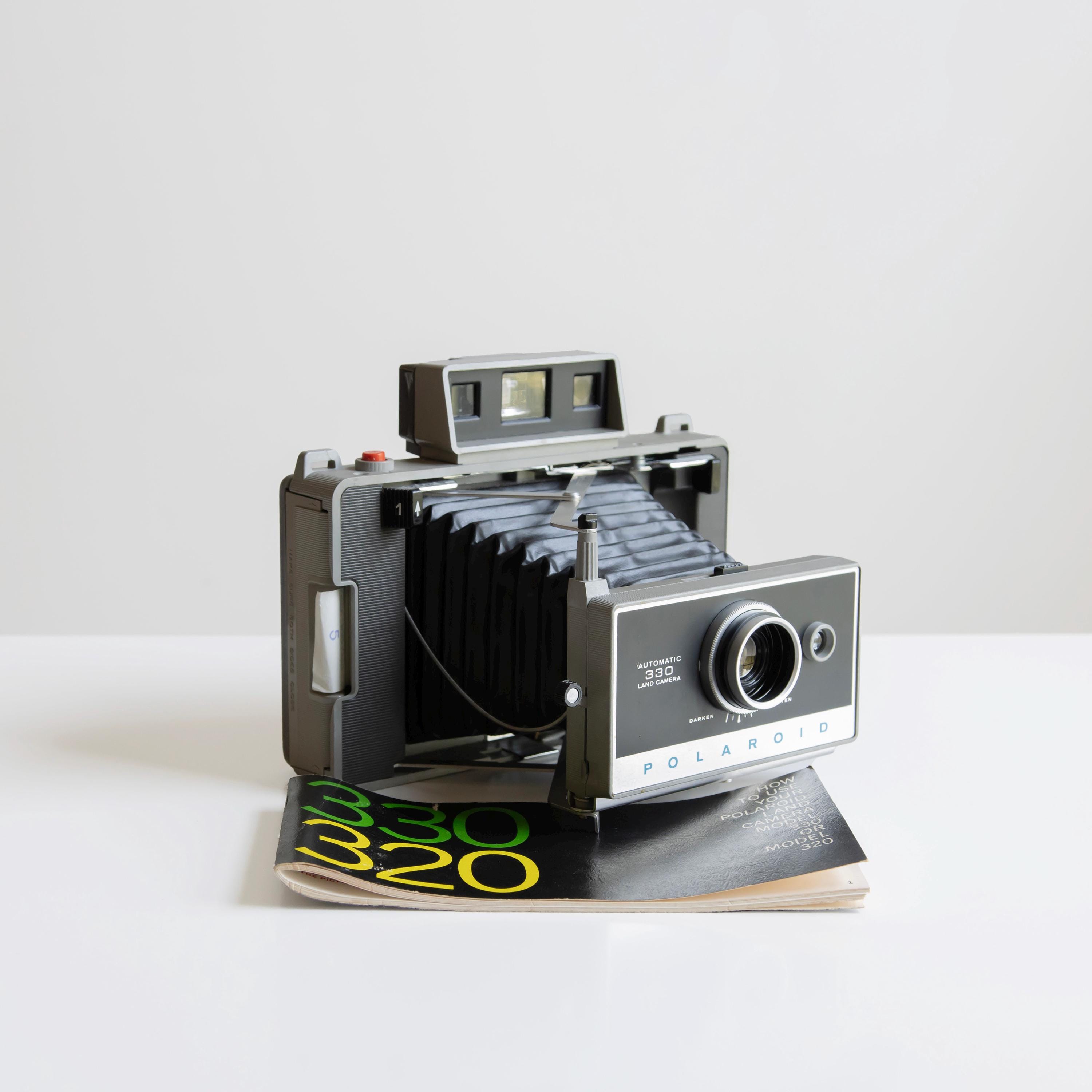 Polaroid 330