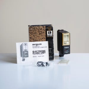 1970s Vintage Argus Automatic Thyristor Electronic Flash - Shoe Mount - 2440 SCR