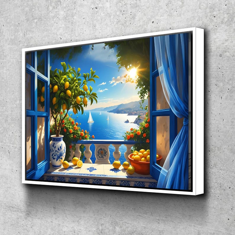 Peut inclure: Impression d'art encadr&eacute;e repr&eacute;sentant une sc&egrave;ne c&ocirc;ti&egrave;re. Un citronnier dans un vase bleu et blanc est sur un balcon surplombant la mer. La sc&egrave;ne comprend un cadre de fen&ecirc;tre bleu, des rideaux et un bol de citrons.