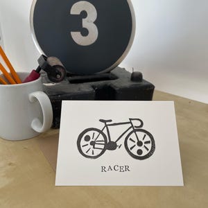 Carte de voeux imprimée à la main de vélo de course - vierge à l'intérieur