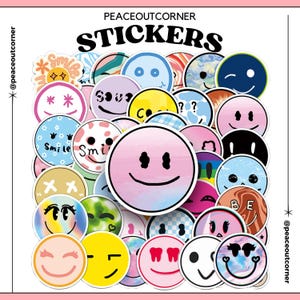 50 pegatinas de caras sonrientes de colores para niñas, niños, adolescentes y adultos (emoticonos). Pegatinas de vinilo con caras sonrientes de colores.