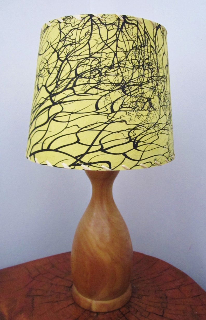 Tree Root Silkscreened Paper Lamp Shade, Yellow and Black Nepalese Lokta Paper Lamp Shade Bild 5