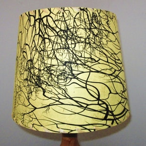 Tree Root Silkscreened Paper Lamp Shade, Yellow and Black Nepalese Lokta Paper Lamp Shade Bild 4