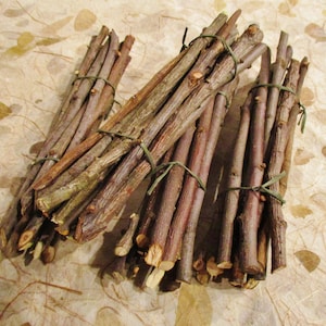 Straight Apple Wood Sticks: Dried Twig Bundles, Crafts & Pet Chews